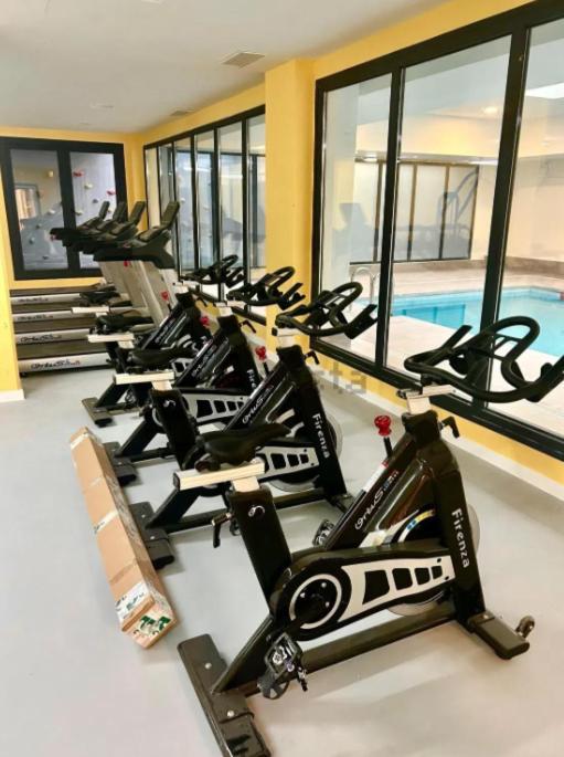 Estudios Homer Y Disney Con Piscina Olimpica Climatizada, Exterior,Gimnasio, Coworking, Netflix Y Wifi Gratis San Sebastián de los Reyes Extérieur photo